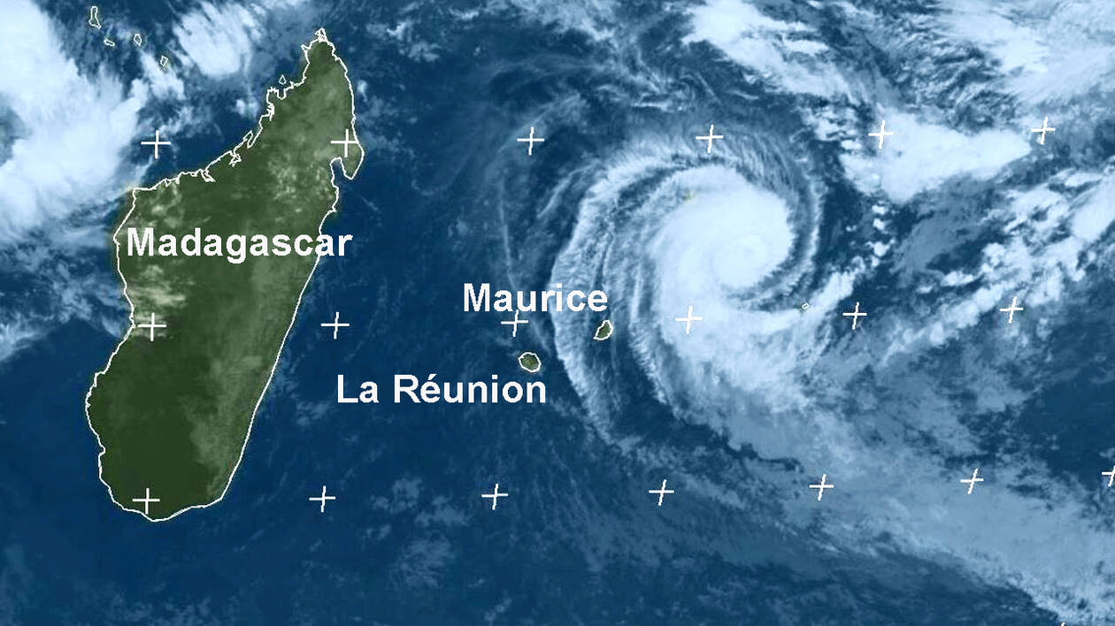 Lire la suite à propos de l’article Activité cyclonique à La Réunion